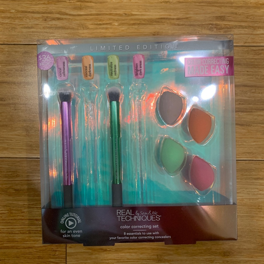 NEW Real Techniques concealer brushes and mini sponges - 6pcs